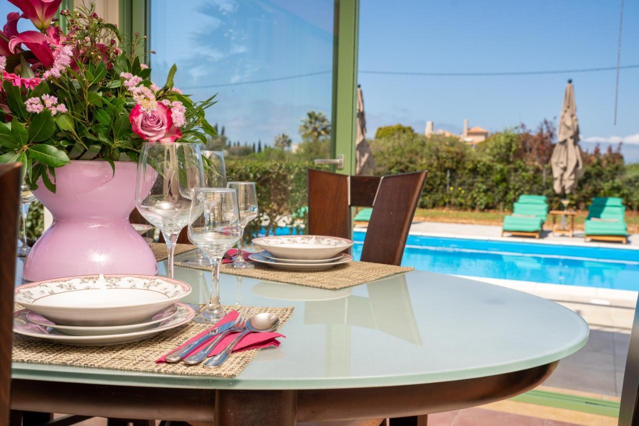 Monambeles Villas Свороната Экстерьер фото