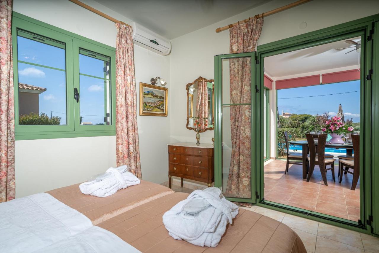 Monambeles Villas Свороната Экстерьер фото