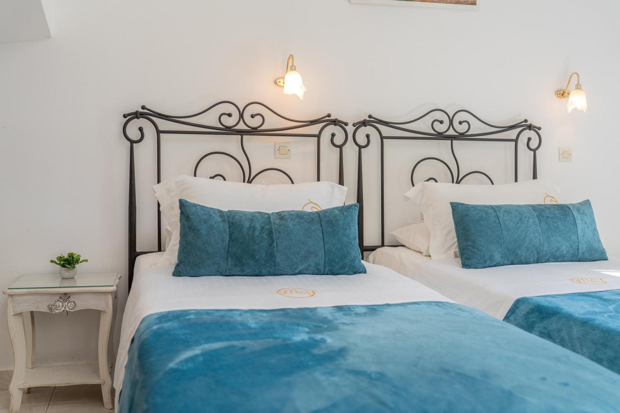 Monambeles Villas Свороната Экстерьер фото