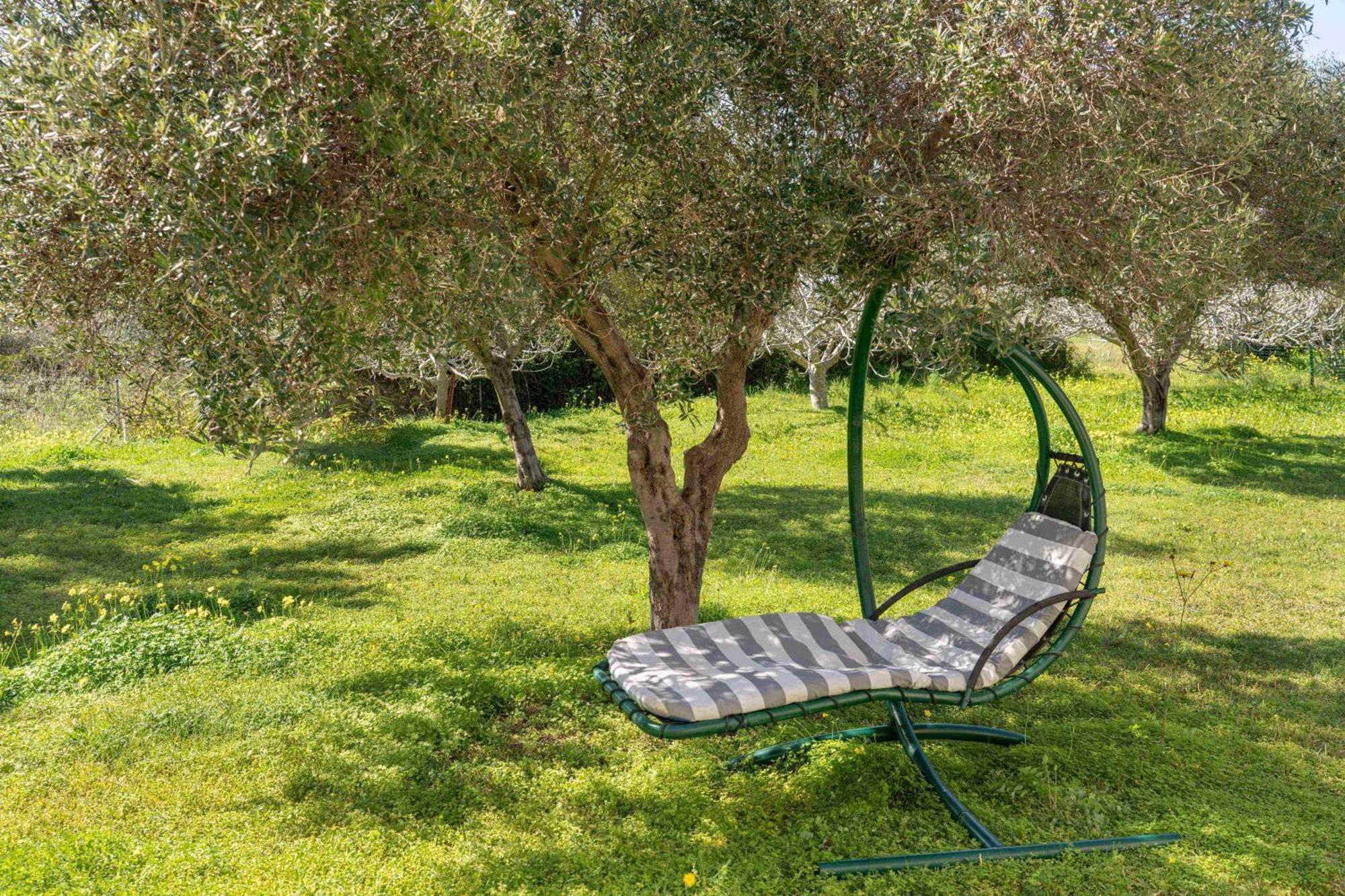 Monambeles Villas Свороната Экстерьер фото