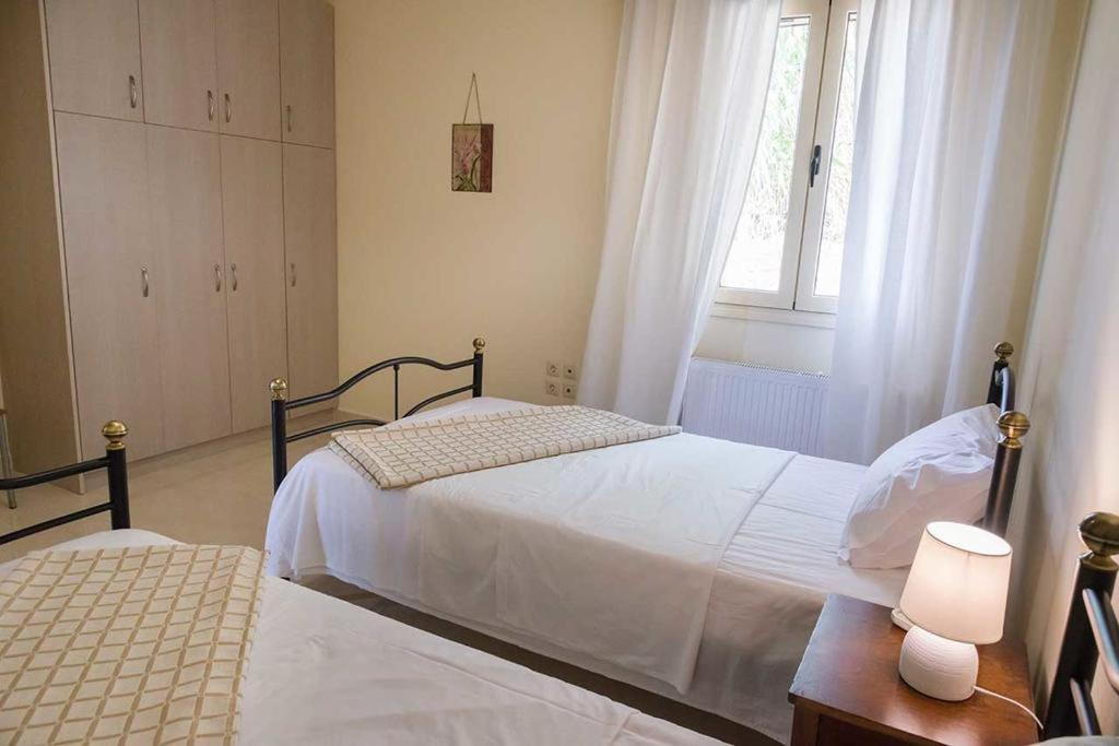 Monambeles Villas Свороната Экстерьер фото