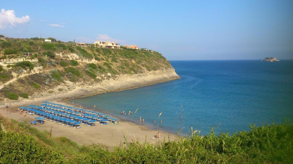 Monambeles Villas Свороната Экстерьер фото